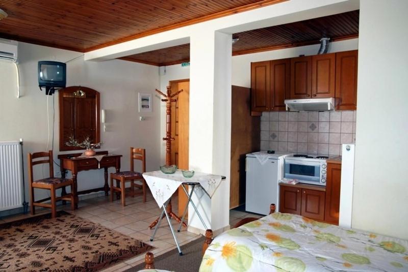 Stis Kyra - Vasilikis Apartment อิโออันนินา ภายนอก รูปภาพ